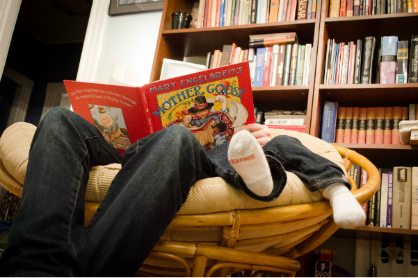 father-and-son-reading_600x400
