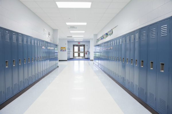 SCHOOL-HALLWAY_600x400